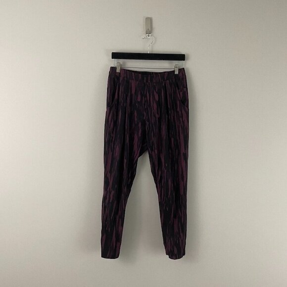 Lululemon &go City Joggers Painted Animal Bordeaux Drama Black Size 6 - Picture 1 of 6